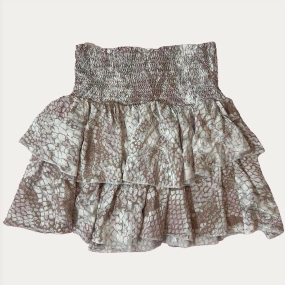 Vestique Ruffle Skirt